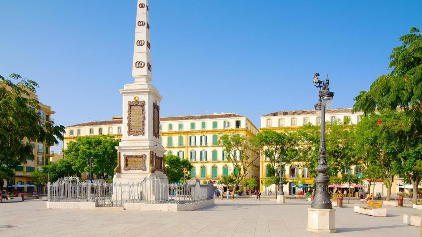 Homely Malaga Cienfuegos, Plaza De La Merced Con Vistas Екстер'єр фото